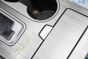 Накладка центральной консоли с подстаканниками Nissan Murano z52 15-18 дорест серая, не работает карман, затерта