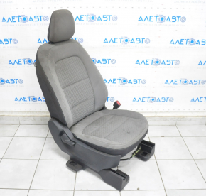Пассажирское сидение Ford Escape MK4 20-22 без airbag, механич, с подогревом, тряпка серая, под химчистку