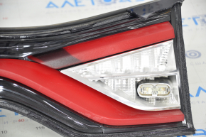 Фонарь внутренний крышка багажника центр Ford Edge 15-18 дорест SE SEL нет фрагмента стекла, полез отражатель, сломано крепление уплотнителя