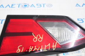 Фонарь внутренний крышка багажника правый Nissan Altima 19- топляк, под полировку