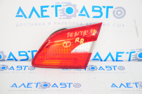 Ліхтар внутрішній кришка багажника правий Nissan Sentra 16-19 рест, під полірування