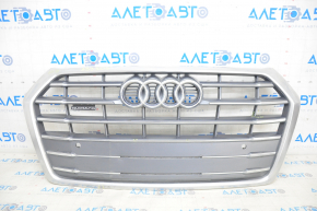 Решетка радиатора grill Audi Q5 80A 18- в сборе, с эмблемами, хром, под парктроники, трещины, тычки