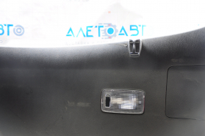 Обшивка двери багажника низ Mazda CX-5 16 черн, слом креп, потертости
