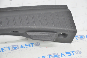 Накладка проема багажника Ford Escape MK3 16-19 черная, царапины, затерта