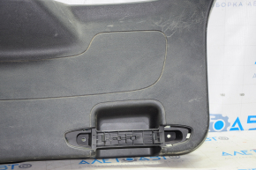 Обшивка двери багажника нижняя Ford Focus mk3 11-14 дорест 5d черн, царапины, без ручек