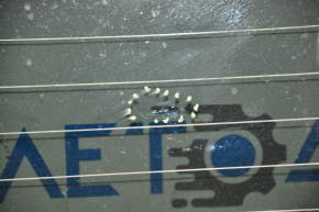 Скло заднє двері багажника Jeep Compass 11-16 тонування, подряпини, дефект підігріву