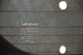 Стекло заднее двери багажника Lexus CT200h 11-17 царапины
