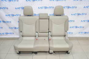 Задний ряд сидений 2 ряд Toyota Prius V 12-17 кожа, бежевый, топляк, побелел пластик спинки