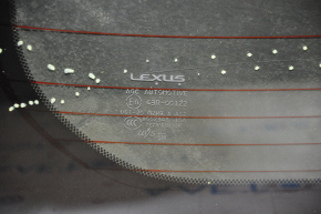 Стекло заднее двери багажника Lexus CT200h 11-17 царапины
