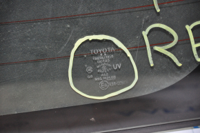 Стекло заднее двери багажника основное Toyota Prius 30 10-15 царапины