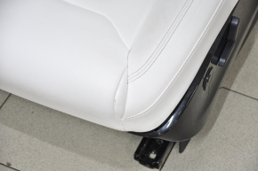 Водійське сидіння Tesla Model X 16-21 шкіра біла, з airbag, електро, підігрів, подряпини та затерта шкіра, подряпини ззаду на спинці