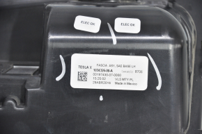 Протитуманна фара птф ліва Tesla Model X 16-21 BASE запилена, пісок