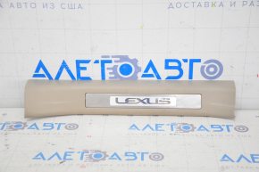Накладка порога с подсветкой задняя правая Lexus RX300 RX330 RX350 RX400h 04-09 беж, царапины на хроме