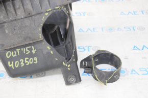 Корпус воздушного фильтра нижняя крышка Subaru Outback 15-19 дефект корпуса