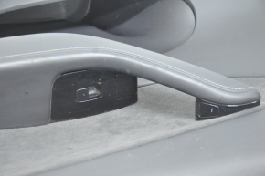 Обшивка двери карточка передняя правая Tesla Model Y 20- кожа черн, без подсветки, с вставкой замш с управ стеклоподъемником с кнопкой открытия двери, прижата, царапина