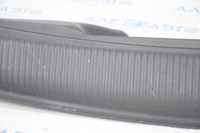 Накладка отвору багажника Audi Q5 8R 09-17 чорна, подряпини