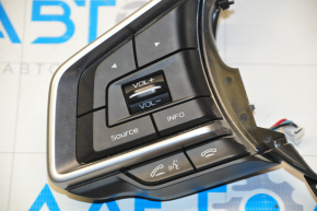Кнопки керування на кермі Subaru Impreza 17- GK тип 2, тріщина з внутрішньої сторони