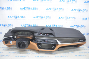 Торпедо передня панель з AIRBAG BMW 5 G30 17- чорний+коричневий, вставки під дерево