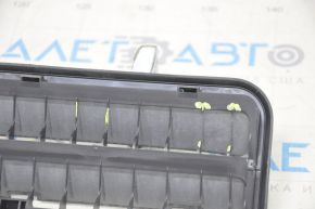 Щиток вентиляції лівий Chevrolet Bolt 17- зламані стільники