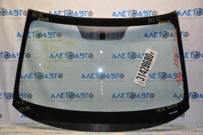 Лобовое стекло Mitsubishi Outlander 16-21 рест, сколы, песок, воздух по кромке