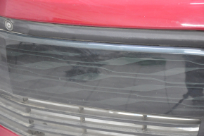 Бампер передній у зборі Chevrolet Bolt 17-21 червоний, з камерою, з абсорбером, з оптикою, пісок на накладці, подряпини