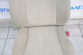 Пассажирское сидение Toyota Prius V 12-17 без airbag, механич, велюр бежевое, под химч