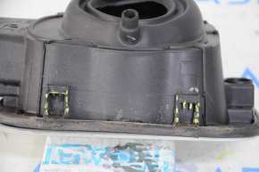 Лючок бензобака VW Jetta 11-18 USA в сборе, сломаны защелки