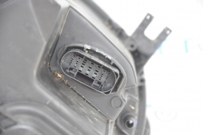 Фара передня ліва в зборі Audi A4 B9 17-19 ксенон+LED, павутина у склі, пісок