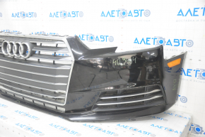 Бампер передний в сборе Audi A4 B9 17-19 без омывателей и парктроников, черный, с решеткой радиатора, с защитой, прижат, песок на хроме, трещины, царапины