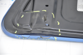 Передняя крышка зарядного порта нос Nissan Leaf 13-17 со значком, примята, надломы, затерт значок