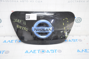 Накладка передней крышки зарядного порта Nissan Leaf 13-17 со значком, трещина, затерт значок