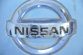 Зарядный порт нос в сборе Nissan Leaf 13-14 со значком, царапины, затерт значок