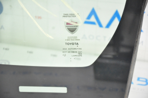 Лобовое стекло Toyota Prius V 12-17 воздух по кромке, царапина, песок