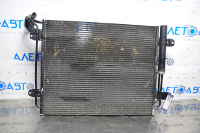 Радиатор кондиционера конденсер VW Tiguan 09-17 примят снизу