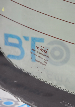 Скло заднє Toyota Camry v40 euro зламана клема підігріву