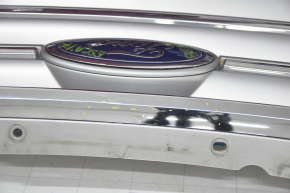 Решітка радіатора grill Ford Escape MK3 17-19 рест, сіра, з хромом, з емблемою, подряпини