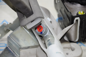 Водительский ремень безопасности Nissan Leaf 13-17 серый, стрельнувший, под химчистку