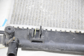 Радиатор интеркулера Lexus NX300 18-21 сломана защелка