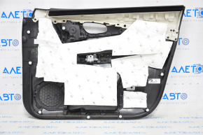 Обшивка двери карточка передняя левая Nissan Rogue 17-20 черн с черн вставкой пластик, подлокотник кожа, молдинг черн глянец