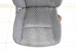 Пассажирское сидение Nissan Rogue 14-20 без airbag, механич, тряпка черн, под химчистку