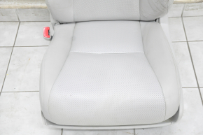 Водительское сидение Lexus RX350 RX450h 10-15 без airbag, электро, кожа серое, подогрев, вентиляция, перетянута нижняя часть, трещины на коже, надрыв, не закрывается бардачок
