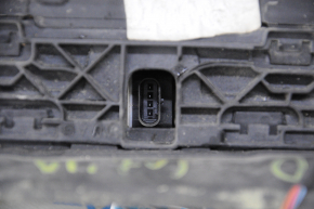 Жалюзі дефлектор радіатора VW Jetta 19- з моторчиком, зламане кріплення
