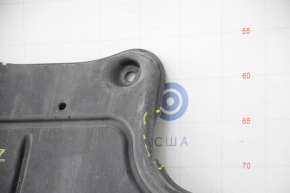 Защита двигателя VW Jetta 19- 1.4T трещины, надломы крепления, затерта
