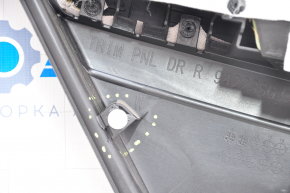 Обшивка дверей картка ззаду права Subaru Forester 14-18 SJ чорн з сірою вставкою ганчірка, підлокітник ганчірка, злам креп