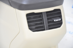 Консоль центральна підлокітник Ford Fusion mk5 13-16 бежева, з повітроводом, підлокітник чорний шкіра, зламаний дефлектор повітроводу