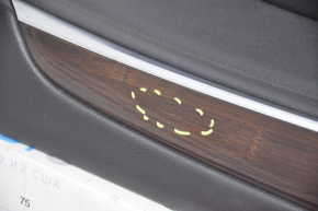 Обшивка двери карточка передняя правая BMW X5 E70 07-13 черн, вставка под дерево, слом креп, трещина на накладке