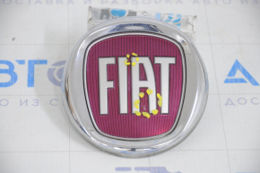 Эмблема значок переднего бампера Fiat 500L 14- сколы