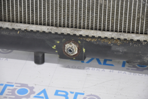 Радиатор охлаждения вода Nissan Pathfinder 13-20 сломана трубка