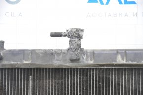 Радиатор охлаждения вода Nissan Rogue 14-20 обгоревший, нет крышки