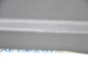 Обшивка двери багажника Toyota Highlander 14-19 черн, потерта